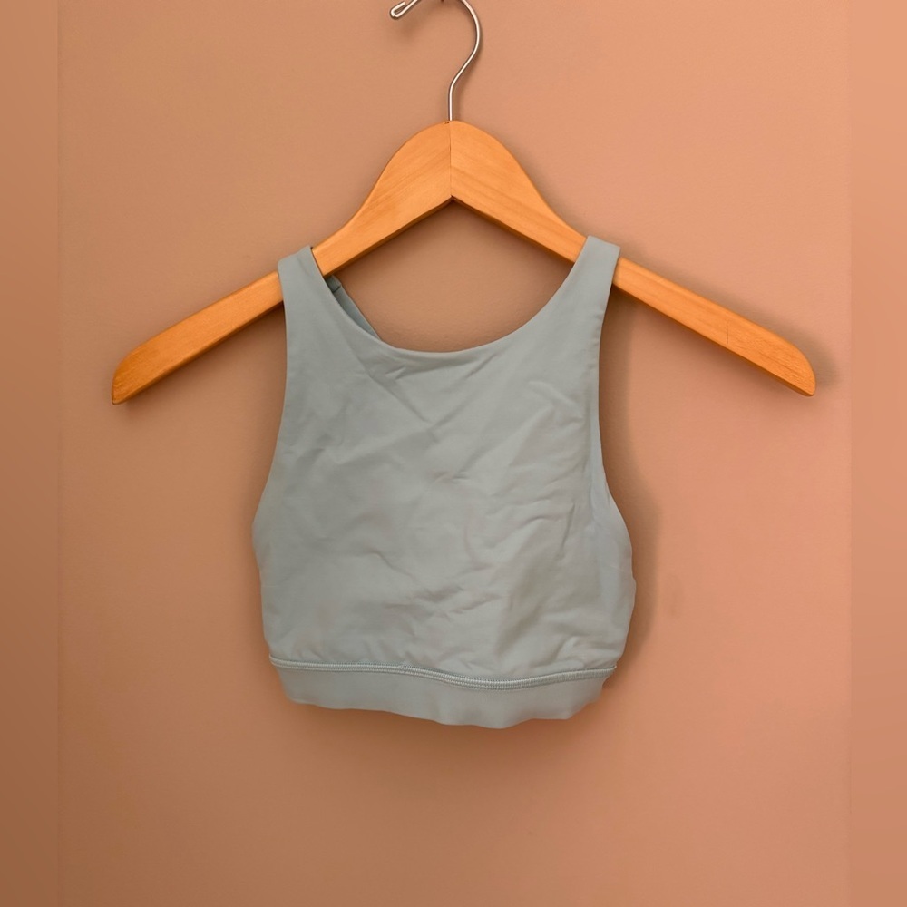 Lululemon Light Blue Sports Bra Size 2 with criss cross back - Picture 4 of 7